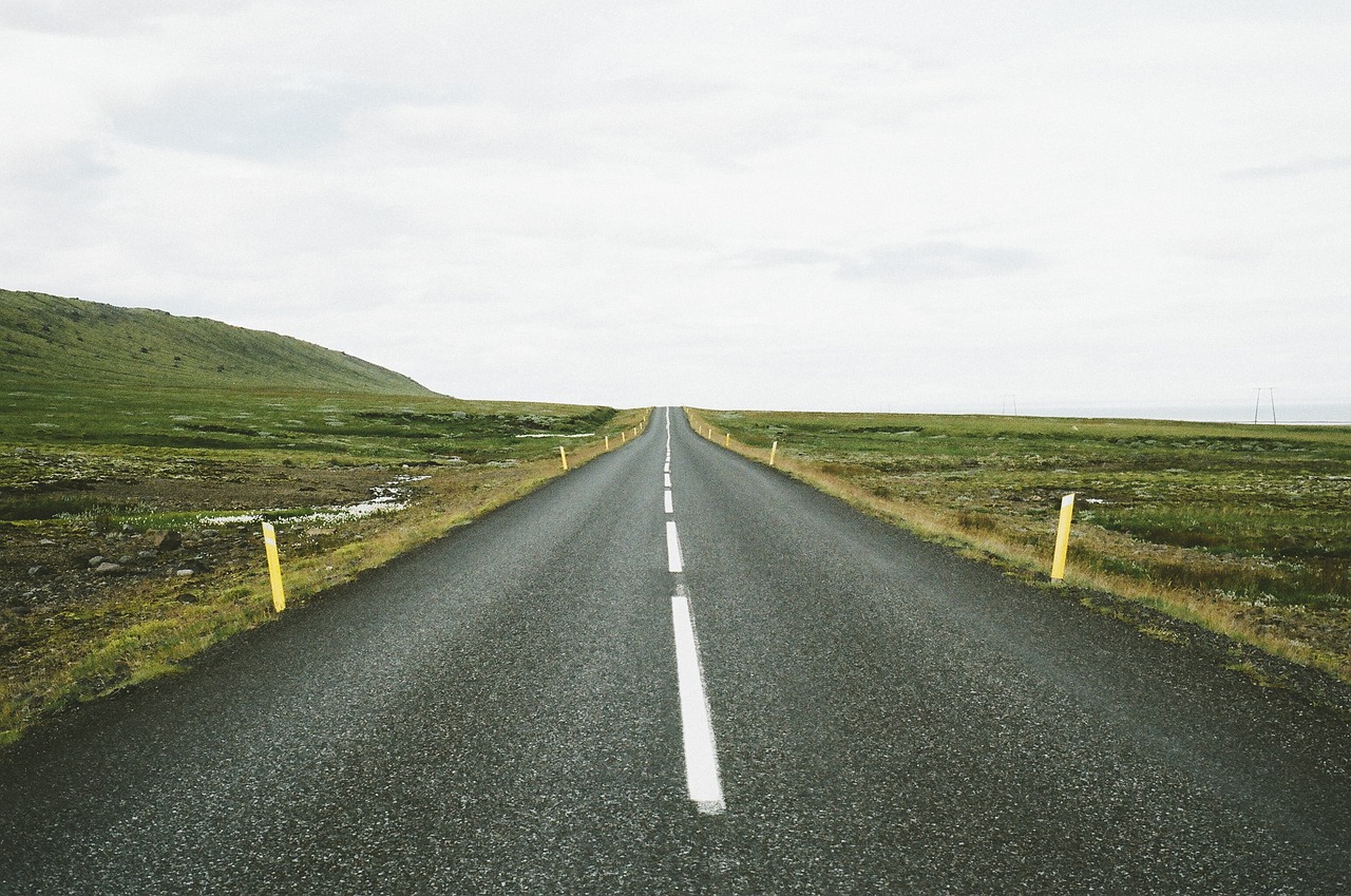 How Raised Pavement Markers Improve Traffic Flow and Reduce Accidents?