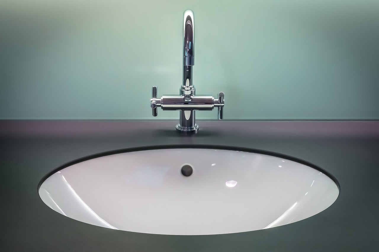 Best Bathroom Fixtures For Small Spaces: Maximizing Utility